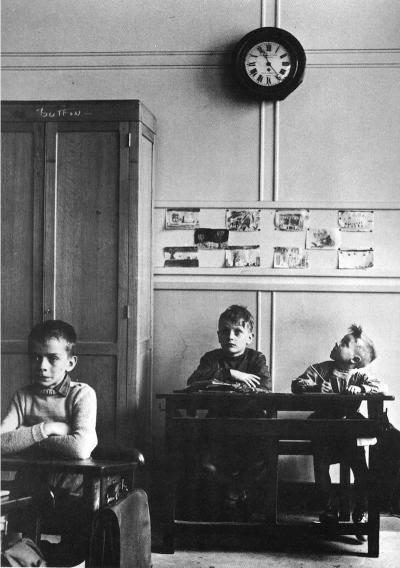 Le cadran scolaire, Robert Doisneau, 1956.‎