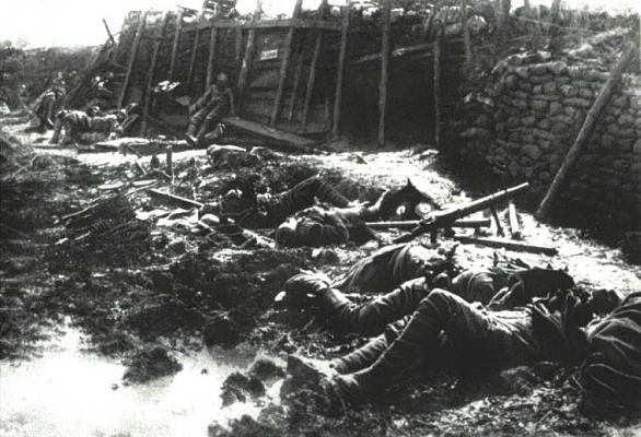 07-trenches-after-the-attack-gw000