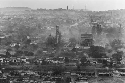 La nube tossica sulla fabbrica di Bhopal