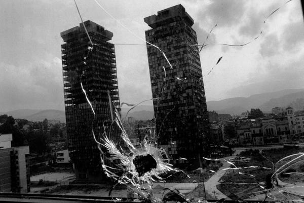 Sarajevo, 1993. Foto di Gilles Peress, Magnum Photos.