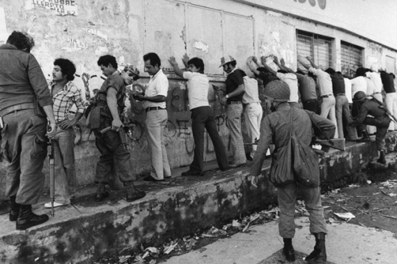 Massacro di El Mozote, perpetrato dall'esercito salvadoregno finanziato e finanziato dall'amministrazione Reagan