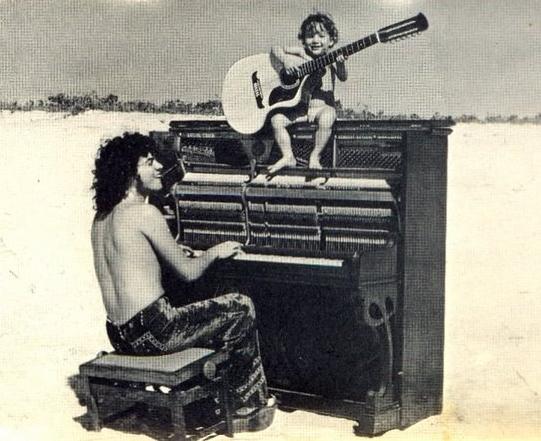 Taiguara nel 1973, all’epoca de “Que as crianças cantem livres”