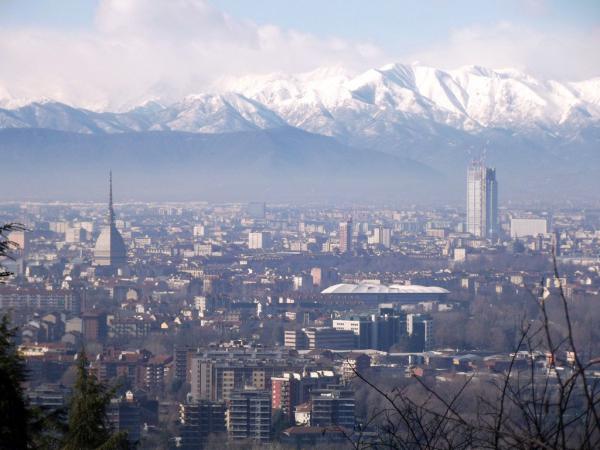 Torino, la Mole, le montagne e… il grattacielo Sanpaolo