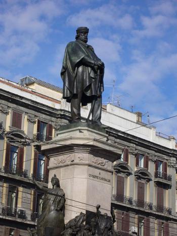 Garibaldi Statua Napoli