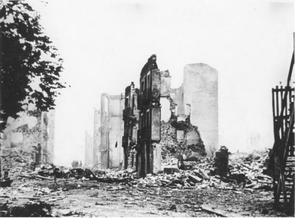 Guernica dopo il bombardamento