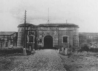 L'ingresso della fortezza-lager di Breendonk.