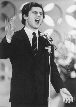 26 gennaio 1967: Luigi Tenco interpreta Ciao amore ciao sul palco del Casin&ograve;. La notte stessa si toglier&agrave; la vita.