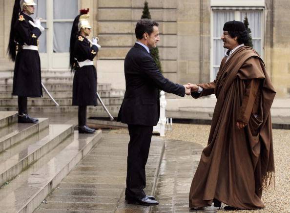 Sarkozy accoglie Gheddafi all’Eliseo nel 2007