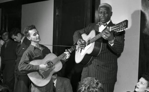Leadbelly e Woody Guthrie, 1940