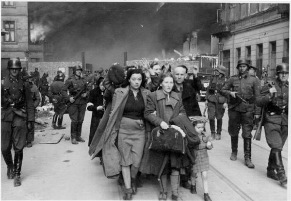 16 maggio 1943: Liquidazione del ghetto di Varsavia.