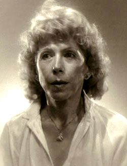 Κωστούλα Μητροπούλου (1935-2004)