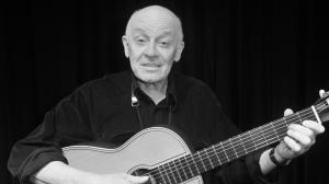 Nach der endgültigen und vollständigen Einführung und Inkrafttretung der Notstandsgesetze werde ich allen leichtfertig-gutgläubigen Wählern ein Liedchen singen. Vorsichtshalber singe ich es schon jetzt!