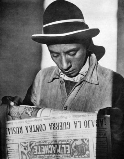Tina Modotti, Uomo che legge El Machete (1927)