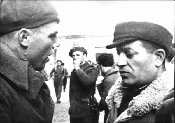 Giuseppe Di Vittorio (a dx), combattente internazionalista in Spagna