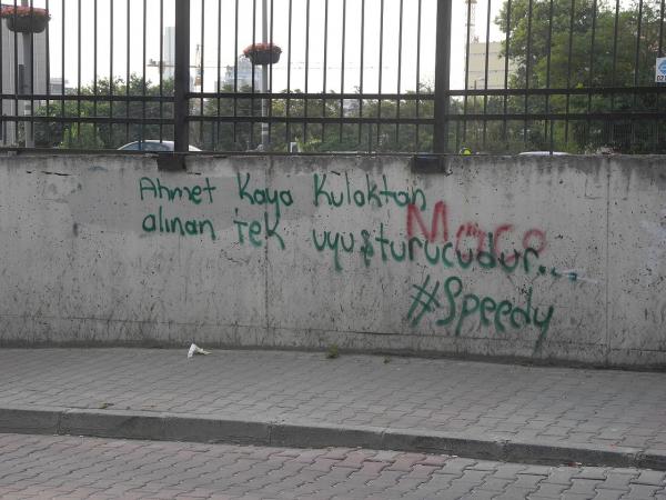 An homage in graffiti to the power of Ahmet Kaya's voice in Okmeydanı, Istanbul: "The only drug taken through the ear is Ahmet Kaya".