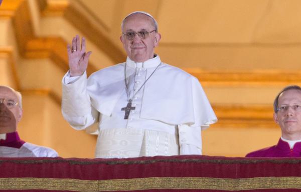 Bergoglio alla sua prima presenza da titolare