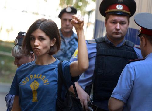 Nadezhda Tolokonnikova (occhio alla ‎maglietta!)‎