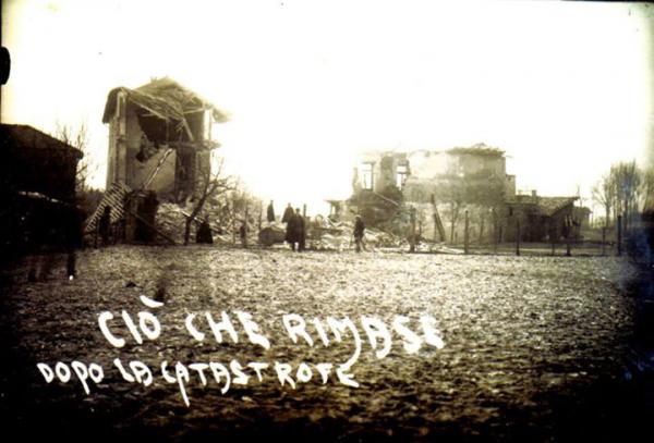 La fabbrica dopo l'Incendio