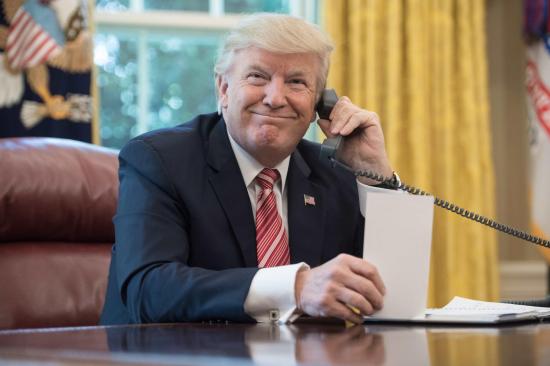 Se telefonando (a Trump)