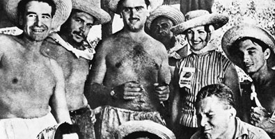 Tamara Bunke con il Che e alcuni compagni a La Habana durante la costruzione di una scuola