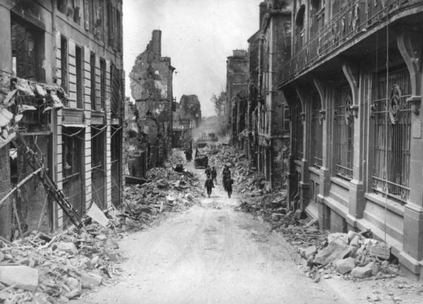 ‎Brest, settembre 1944‎