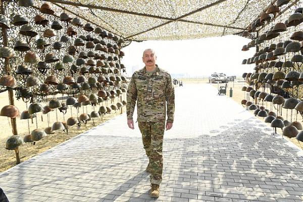  Ilham Aliyev attended opening of Military Trophy Parк in Baкu