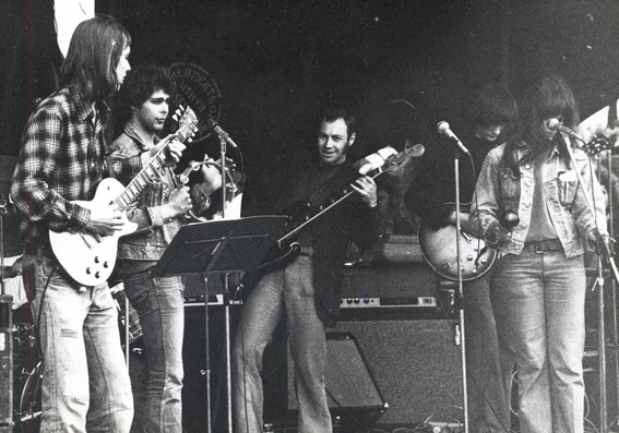 Nynningen on stage in 1974