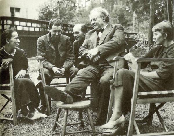 ‎Agosto 1939, Lidingö nei pressi di ‎Stoccolma: Helene Weigel, Bertold Brecht, Hans Tombrock, Martin Andersen-Nexø e Margarete ‎Steffin‎