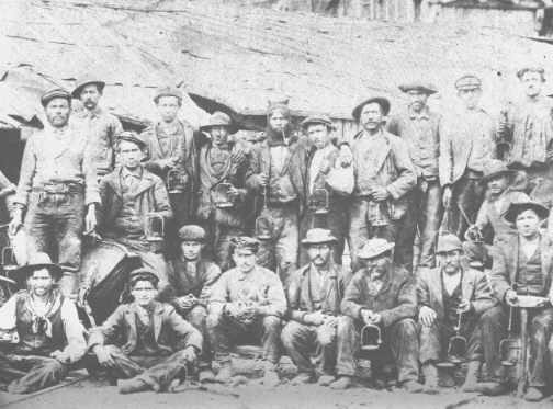 Minatori al Beth, nelle miniere di calcopirite (zolfo e rame) ‎ai piedi del Bric Ghinivert, Val Troncea, Pragelato. ‎