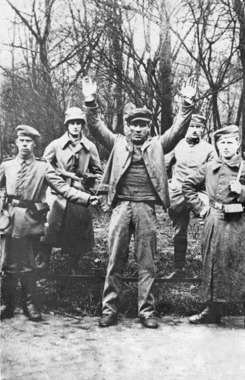 Rivoluzionario catturato, maggio 1919