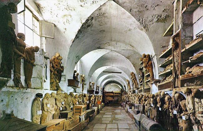 Cadaveri eccellenti [Tremendous Stars]