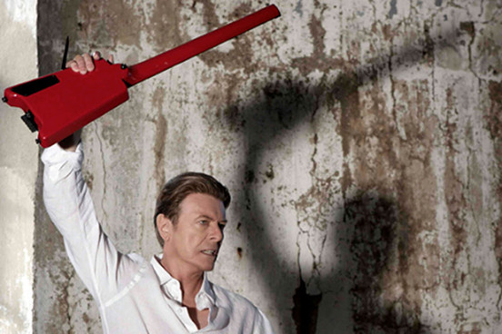 David Bowie in un'immagine tratta dal video di "Valentine's day"
