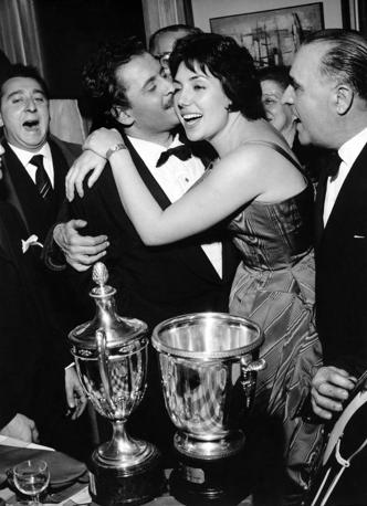 Franca Gandolfi e Domenico Modugno festeggiano al Festival di Sanremo 1959