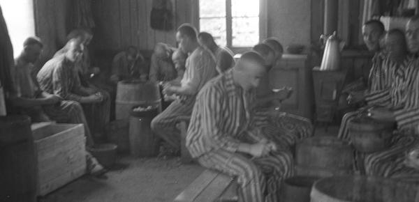 Pelapatate nel KZ Farge, Neuengamme, agosto 1944
