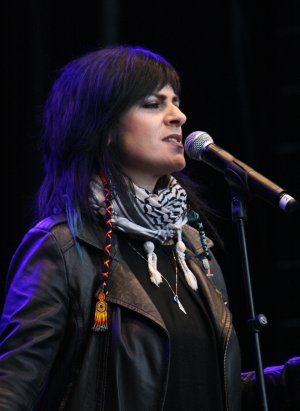 أحكي للعالم