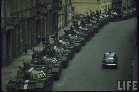 Praga, agosto 1968 (foto di Bill Ray)