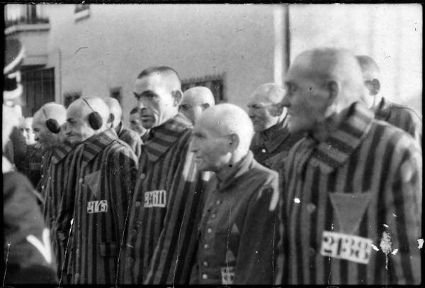Prigionieri a Sachsenhausen