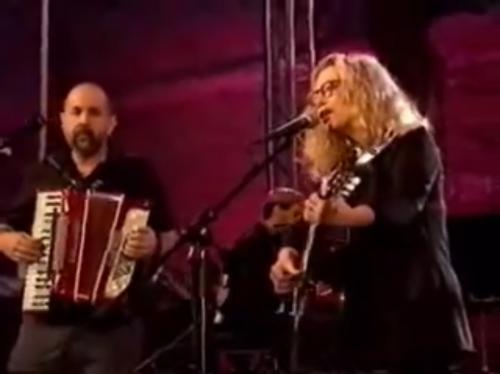 מײַן שװעסטער חיה מיט די גרינע אױגן