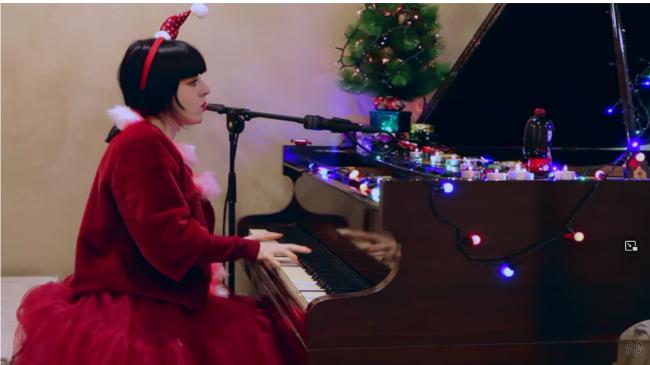 Roberta Giallo - Il Natale ci fa male