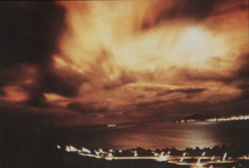 Foto dell’esplosione durante un test nucleare ad alta quota (Starfish Prime, 1962)