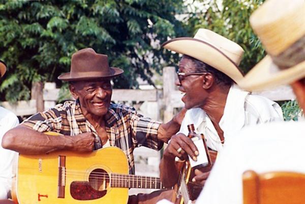 Mance Lipscomb con Lightnin’ Hopkins