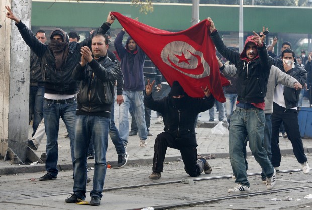 Tunisi 2011 Foto di Lucas Mebrouk Dolega, fotografo francese morto dopo essere stato colpito da un lacrimogeno