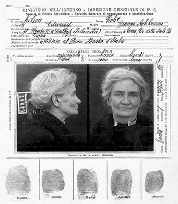 La scheda segnaletica composta in Questura dopo l'attentato; come motivo dell'arresto si indica: "Attentato al Primo Ministro d'Italia"