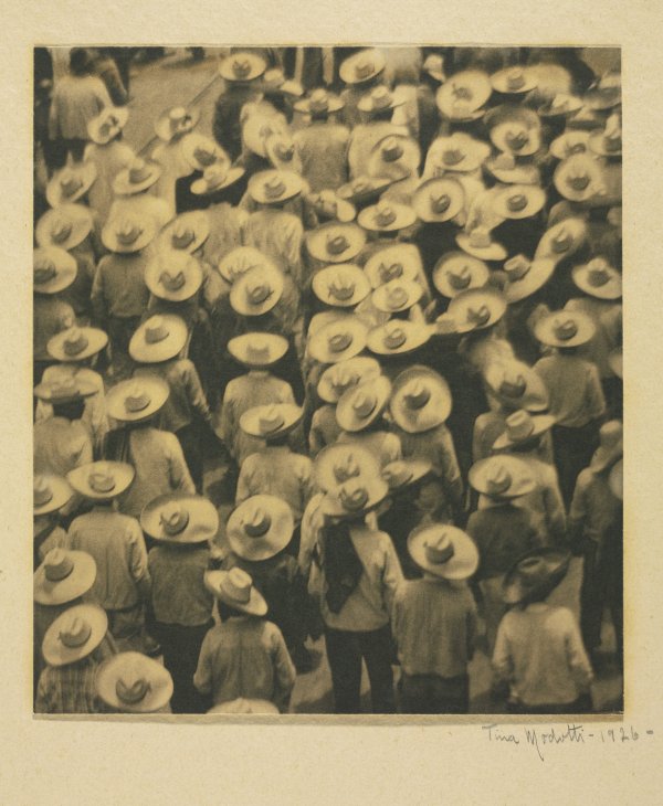  Tina Modotti - Workers' Parade, 1926