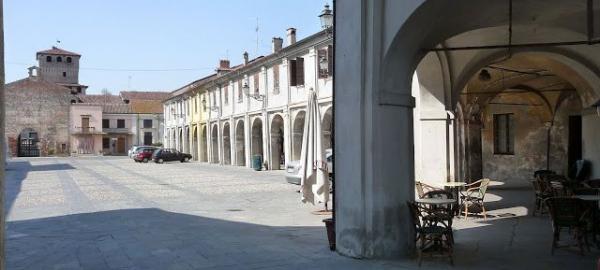 Piazza Loris Minozzi, Roccabianca (PR)