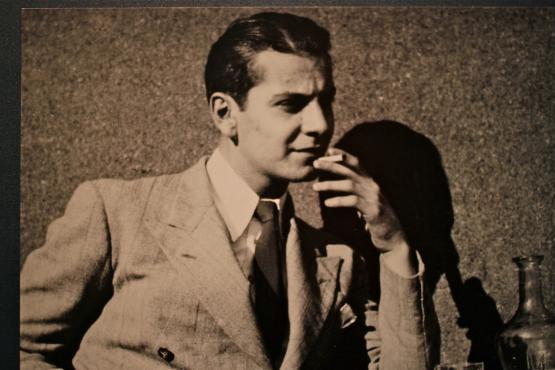 Georges Brassens a 16 anni, con ancora la sigaretta al posto della pipa.