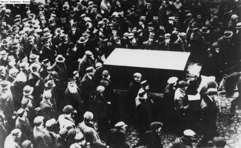 Przytyk, marzo 1936. I funerali di Chaja Minkowski, una delle vittime del pogrom.