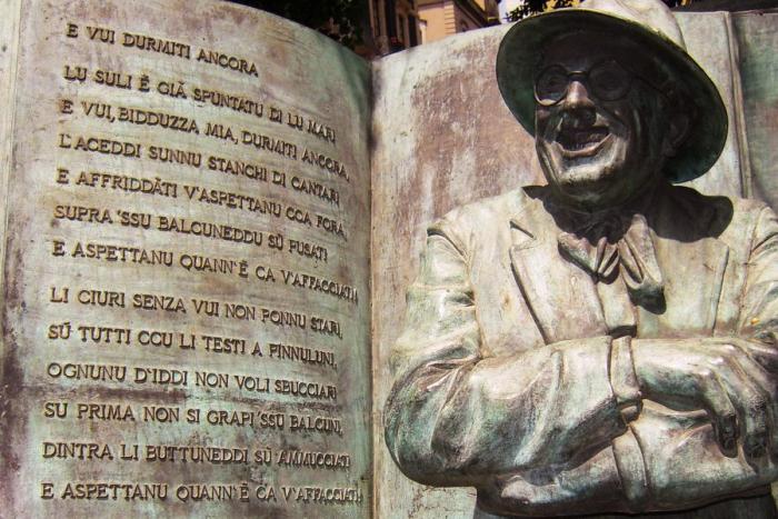 E vui durmiti ancora