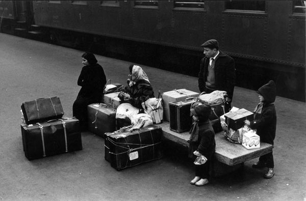 L’emigranti e la valigia