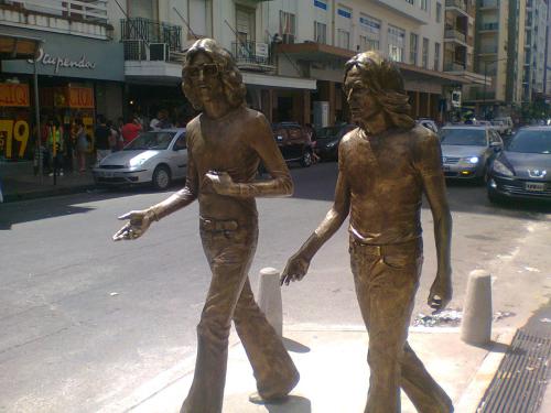 Monumento ai Sui Generis (Charlie Garcia e Nito Mestre) a Mar del Plata